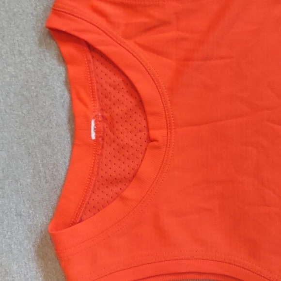 Lululemon Train to Be Tank, Autumn Red, size 4, NWOT - Picture 8 of 11